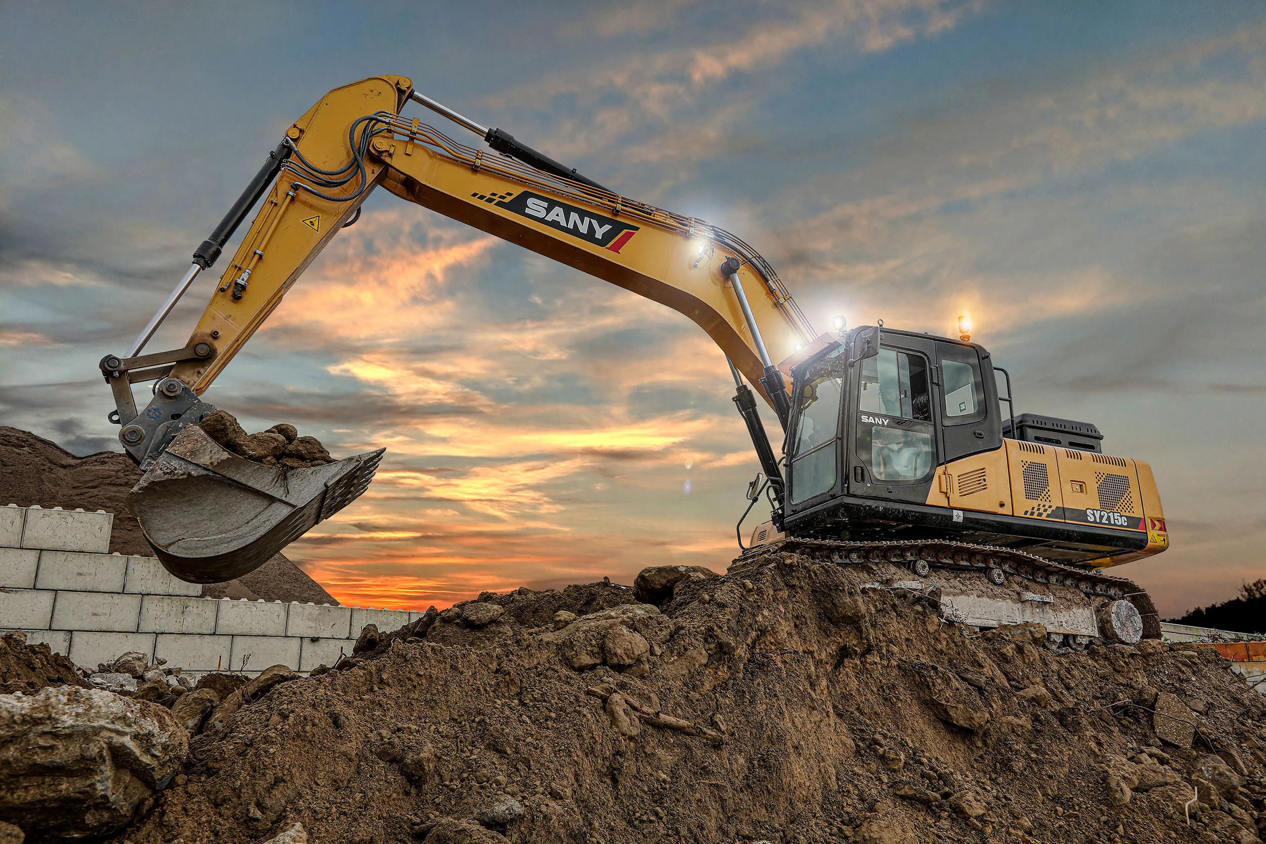 SANY SY215 20 ton excavator hire Bali heavy earthworks